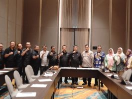Penetapan THR Direksi PDAM Harus Ikuti Regulasi Caption: Bupati Garut Abdusy Syakur Amin foto bersama usai Rapat Kuasa Pemilik Modal (RKPM) Perumda Air Minum Tirta Intan Kabupaten Garut di Ballroom Hotel Mercure Garut, Kecamatan Garut Kota, Kamis (12/3/2026)