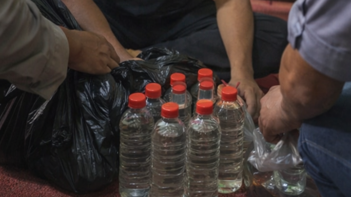 Penjual Minuman Ciu di Garut Terjaring Razia Polisi