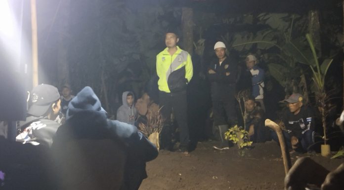 Kepala Desa Sirna Jaya Tunjukkan Kepedulian Sosial, Dampingi Prosesi Pemakaman Warga hingga Tuntas