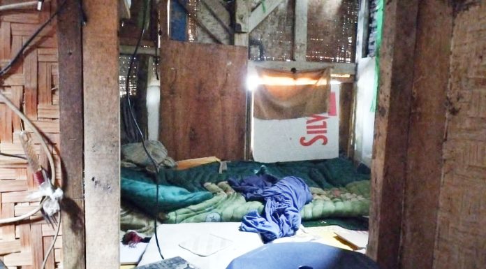 Rumah Reyot di Tanah Wakaf Makam, Keluarga Pemulung Garut Menunggu Uluran Kepedulian