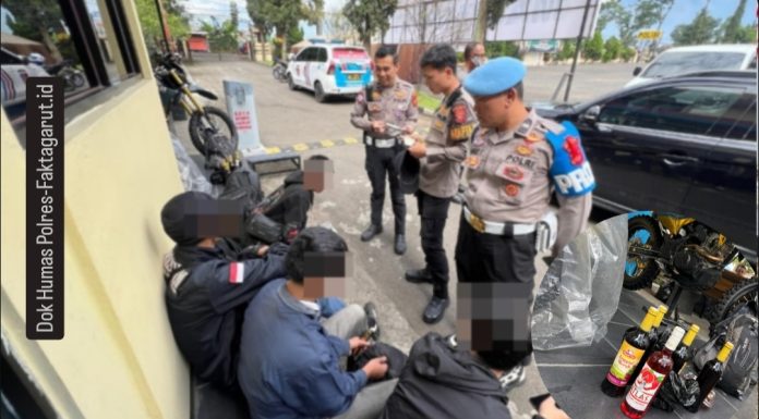Mabuk Saat Mudik, Rombongan Pemuda Asal Tasik Terguling di Jalan Sudirman Garut, Polisi Temukan 5 Botol Miras