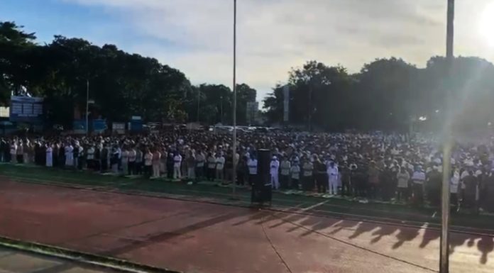 Lautan Jamaah Penuhi SOR Kerkof, Sholat Idul Fitri Teguhkan Ukhuwah di Tengah Perbedaan