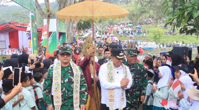 TMMD ke-128 Dibuka di Garut, Kolaborasi TNI–Rakyat Digeber: Jalan Desa Dibangun, Ekonomi Dipacu