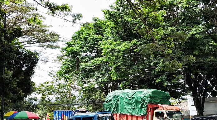 Kesemrawutan Kabel Provider di Garut Tak Kunjung Tertata, Komitmen Penataan Kota Dipertanyakan