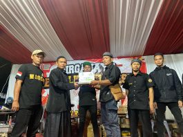 Sinergi Wakaf Al-Qur’an Sundawani Hadir di Puncak HUT RI, Perkuat Semangat Keagamaan di Desa Cinisti
