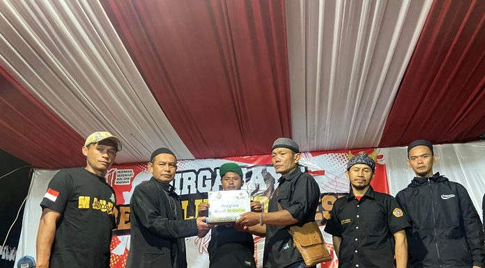 Sinergi Wakaf Al-Qur’an Sundawani Hadir di Puncak HUT RI, Perkuat Semangat Keagamaan di Desa Cinisti