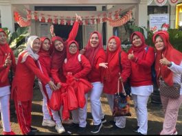 Diinisiasi Sekmat, Kader PKK Tarogong Kidul Meriahkan HUT RI
