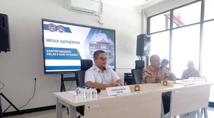 Kantor Imigrasi Garut Perkuat Pelayanan Publik Melalui Layanan Keimigrasian Ekstra