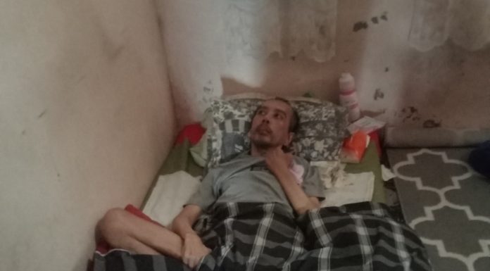 Ditinggal Orang Tua dan Kaka, Adi Rahmat Warga di Karangpawitan ini Kini Terbaring dalam Keterbatasan, Uluran Tangan Sangat Dibutuhkan